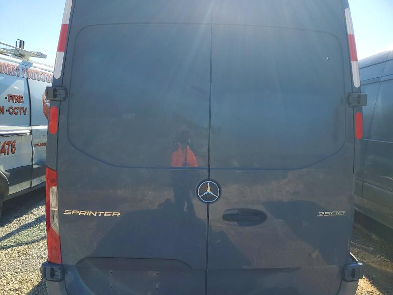 71715946 :رقم المزاد ، W1Y40CHY4MT071022 vin ، 2021 Mercedes-benz Sprinter مزاد بيع