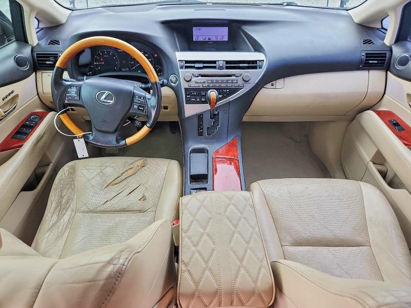 70792596 :رقم المزاد ، 2T2ZK1BA7AC027132 vin ، 2010 Lexus Rx مزاد بيع