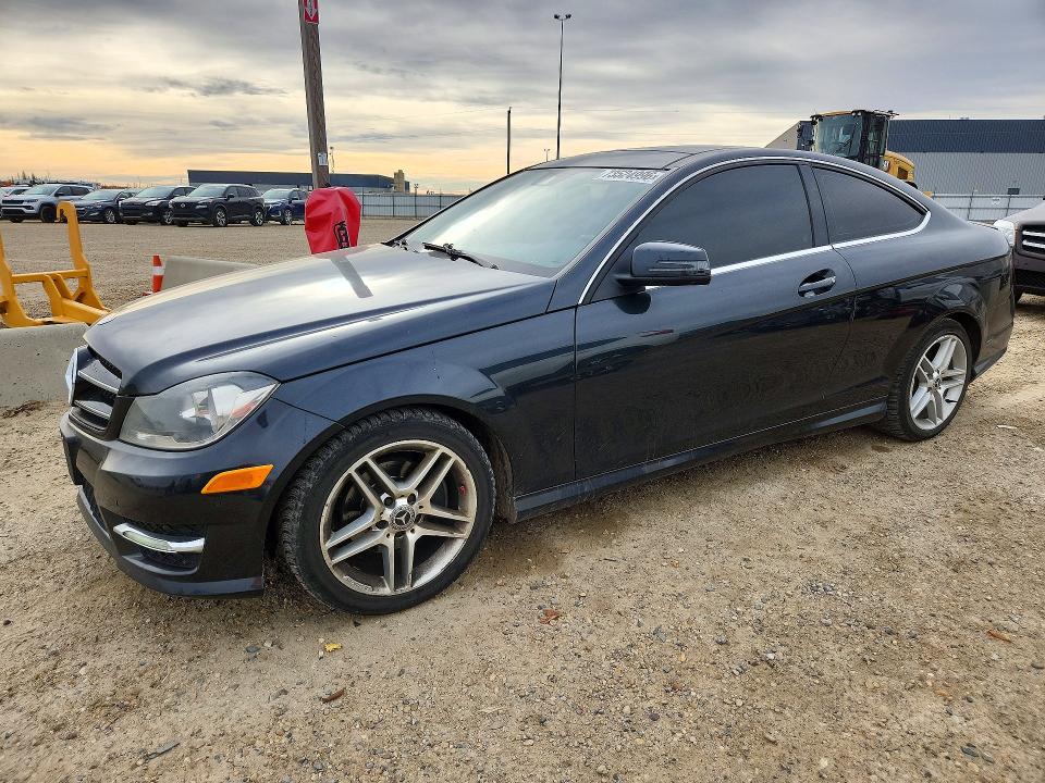 2013 Mercedes-benz C მანქანა იყიდება აუქციონზე, vin: WDDGJ4HB8DG012070, აუქციონის ნომერი: 73524996