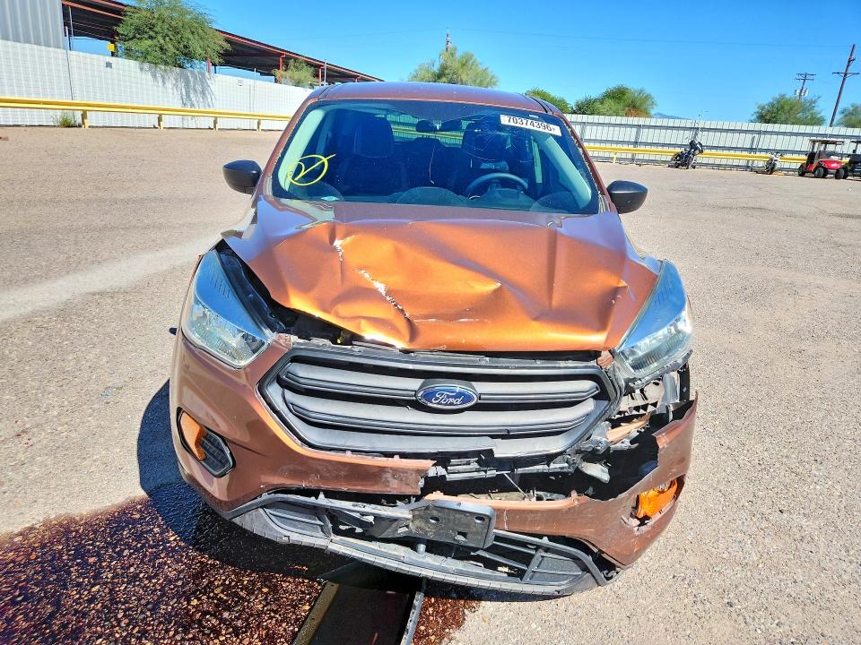 2017 Ford Escape მანქანა იყიდება აუქციონზე, vin: 1FMCU0F73HUB60511, აუქციონის ნომერი: 70374396