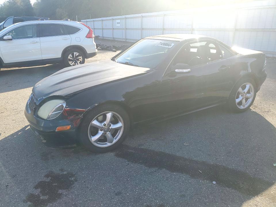 71490066 :رقم المزاد ، WDBKK65F71F194509 vin ، 2001 Mercedes-benz Slk مزاد بيع
