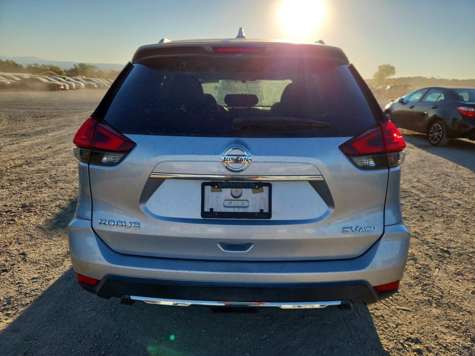 2018 Nissan Rogue მანქანა იყიდება აუქციონზე, vin: KNMAT2MV0JP568576, აუქციონის ნომერი: 71751196