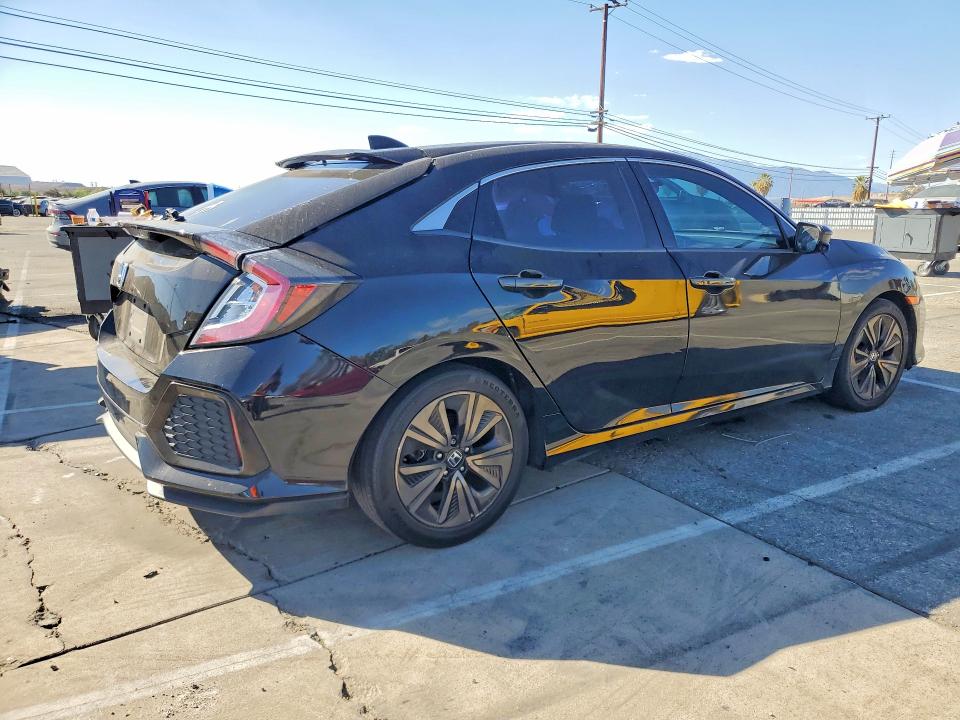 2018 Honda Civic მანქანა იყიდება აუქციონზე, vin: SHHFK7H56JU416892, აუქციონის ნომერი: 72017786