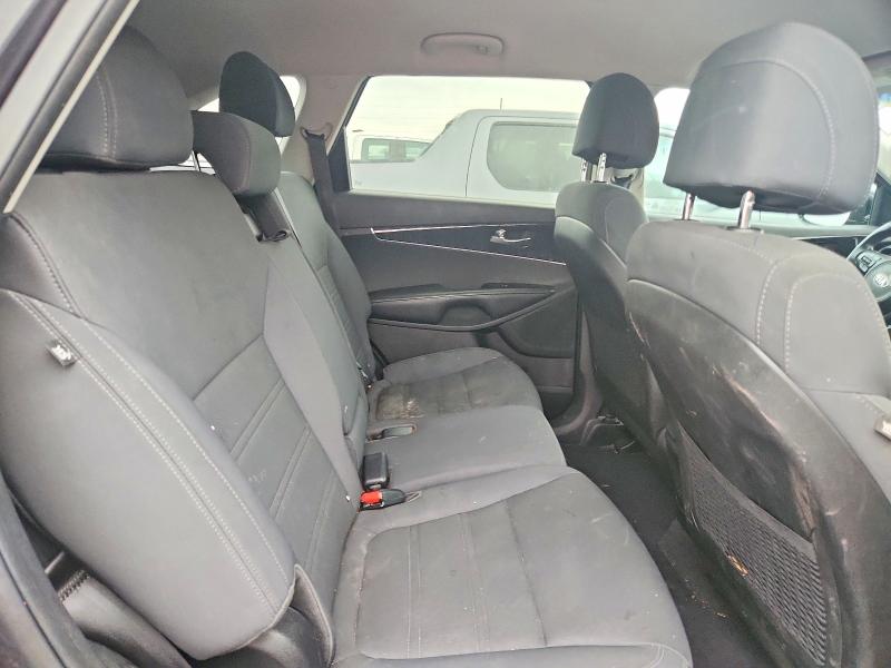 2017 Kia Sorento მანქანა იყიდება აუქციონზე, vin: 5XYPG4A34HG192796, აუქციონის ნომერი: 71396836