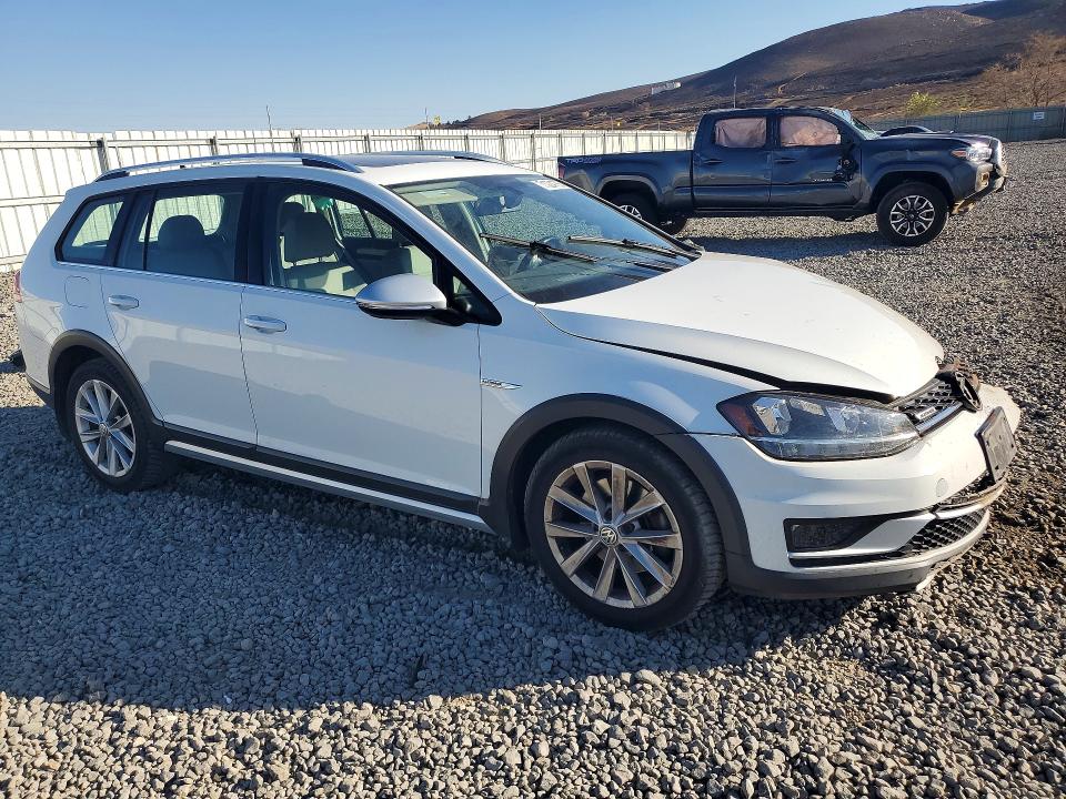 Продаж на аукціоні авто 2018 Volkswagen Golf Alltrack, vin: 3VWH17AU7JM759850, номер лоту: 71024786