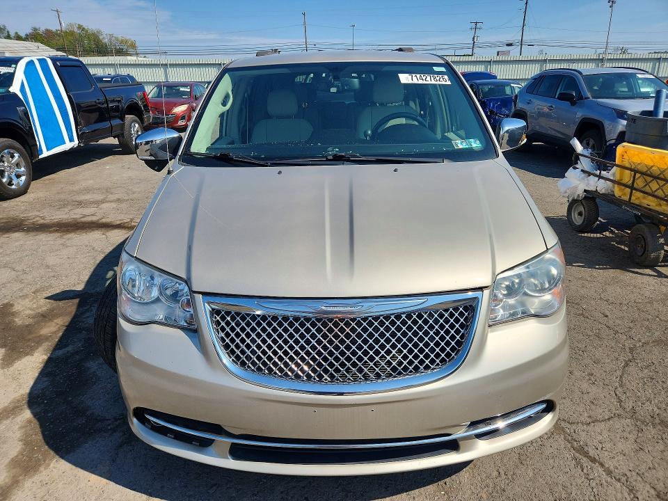 71427826 :رقم المزاد ، 2C4RC1CG3FR574345 vin ، 2015 Chrysler Town & Country مزاد بيع