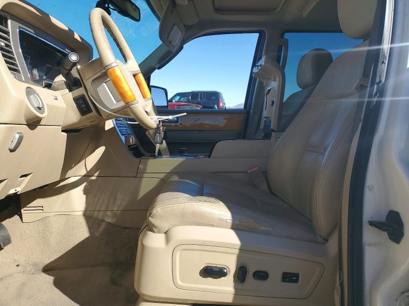 70544866 :رقم المزاد ، 5LMFU27507LJ25786 vin ، 2007 Lincoln Navigator مزاد بيع