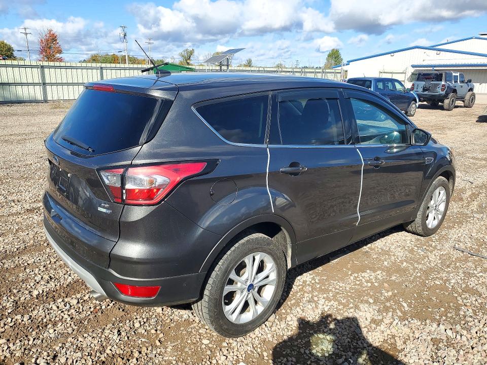 72126226 :رقم المزاد ، 1FMCU9GD2HUC75433 vin ، 2017 Ford Escape مزاد بيع