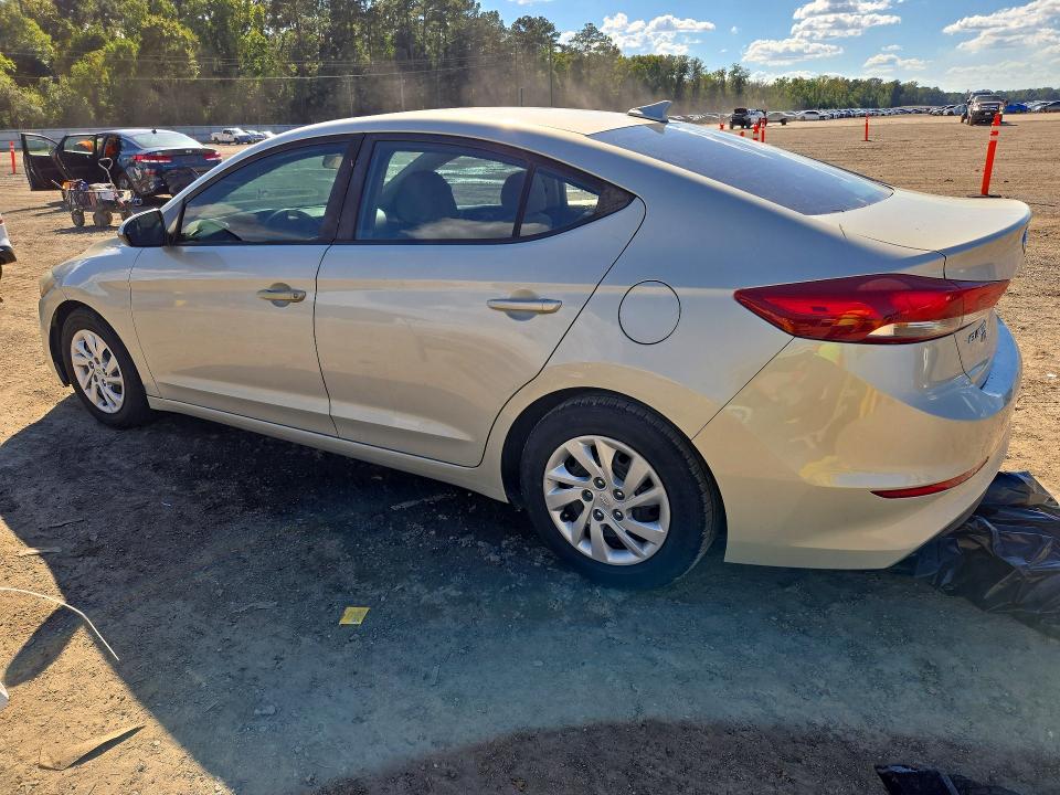 72171176 :رقم المزاد ، 5NPD74LF4HH125618 vin ، 2017 Hyundai Elantra مزاد بيع