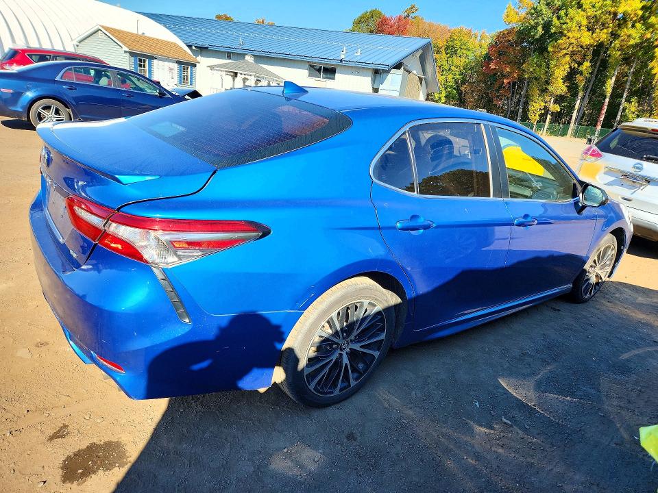 72378326 :رقم المزاد ، 4T1B11HK1KU204900 vin ، 2019 Toyota Camry مزاد بيع