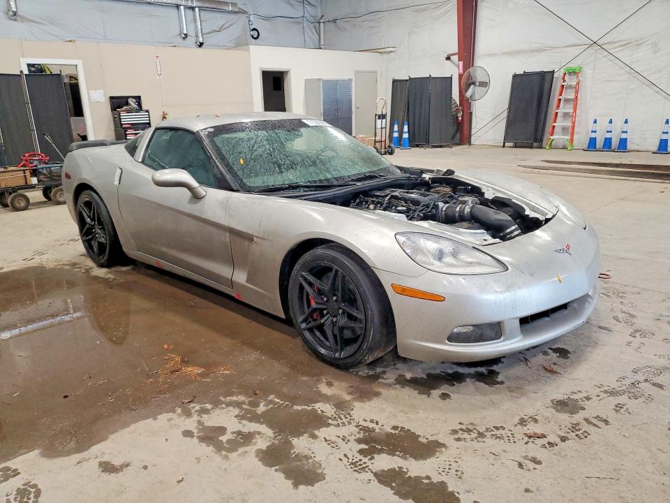 71535086 :رقم المزاد ، 1G1YY24U355134704 vin ، 2005 Chevrolet Corvette مزاد بيع