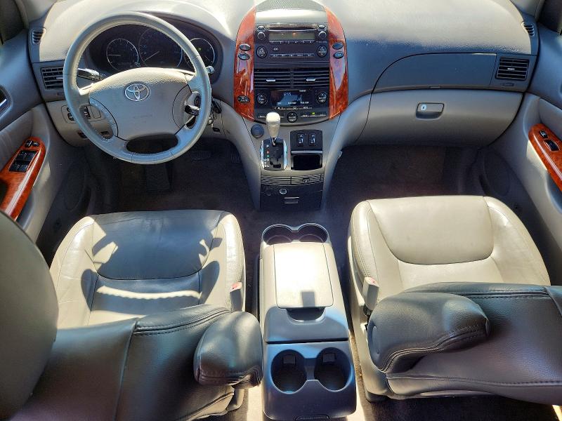 71428226 :رقم المزاد ، 5TDYK4CC4AS302724 vin ، 2010 Toyota Sienna مزاد بيع