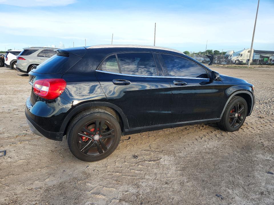 71610126 :رقم المزاد ، WDCTG4EB4GJ226549 vin ، 2016 Mercedes-benz Gla مزاد بيع