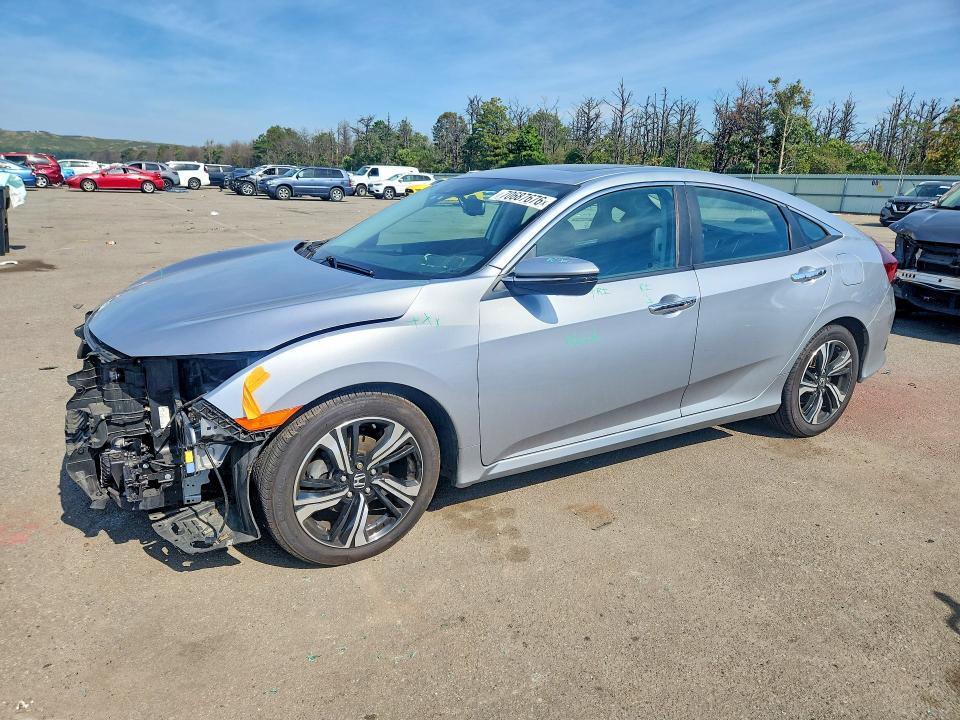 Auction sale of the 2017 Honda Civic, vin: 2HGFC1F9XHH657474, lot number: 70687676