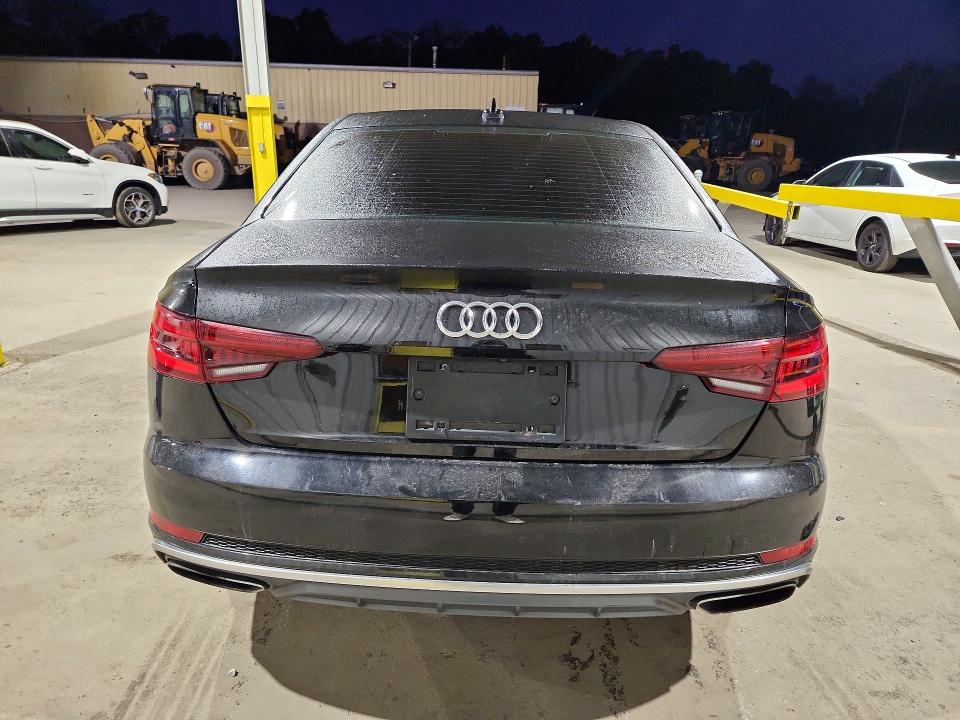Продаж на аукціоні авто 2019 Audi A4, vin: WAUDNAF4XKA051924, номер лоту: 71848186