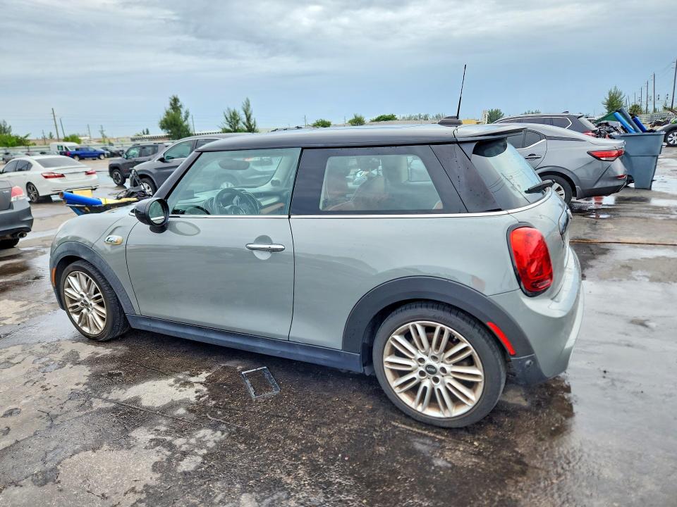 2020 Mini Cooper მანქანა იყიდება აუქციონზე, vin: WMWXR5C01L2L53821, აუქციონის ნომერი: 71065656