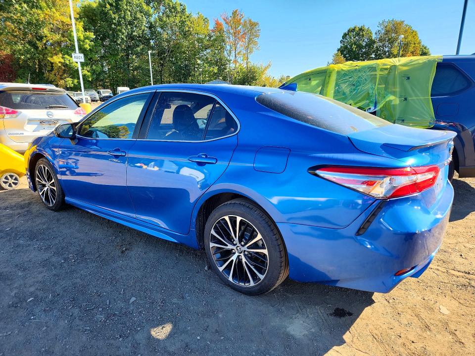 72378326 :رقم المزاد ، 4T1B11HK1KU204900 vin ، 2019 Toyota Camry مزاد بيع