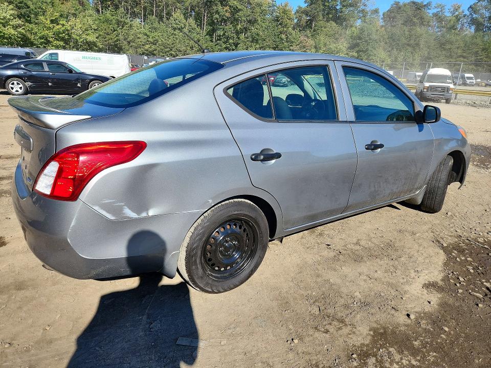 72367496 :رقم المزاد ، 3N1CN7AP1EL807563 vin ، 2014 Nissan Versa مزاد بيع
