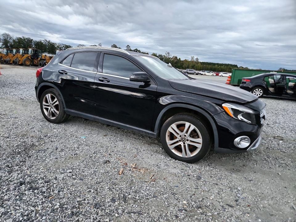 73499996 :رقم المزاد ، WDCTG4GB8JJ502865 vin ، 2018 Mercedes-benz Gla مزاد بيع