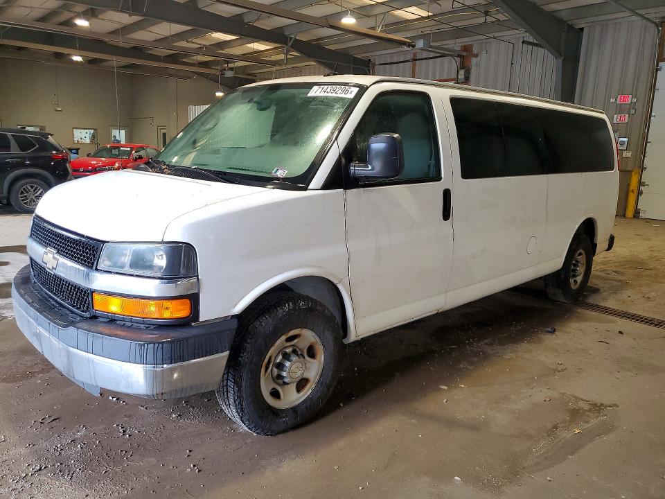 71439296 :رقم المزاد ، 1GAZG1FG8F1211441 vin ، 2015 Chevrolet Express G3500 مزاد بيع