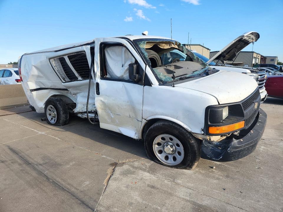 72225486 :رقم المزاد ، 1GCSGAFX2E1163829 vin ، 2014 Chevrolet Express G1500 مزاد بيع
