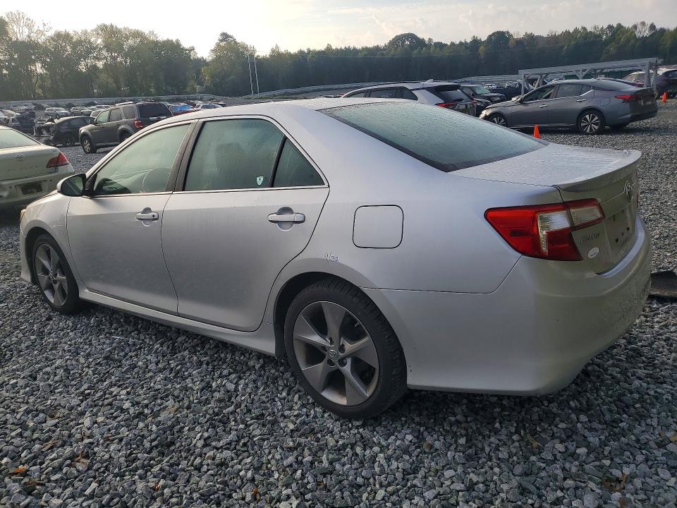 71471366 :رقم المزاد ، 4T1BF1FK3EU771389 vin ، 2014 Toyota Camry مزاد بيع