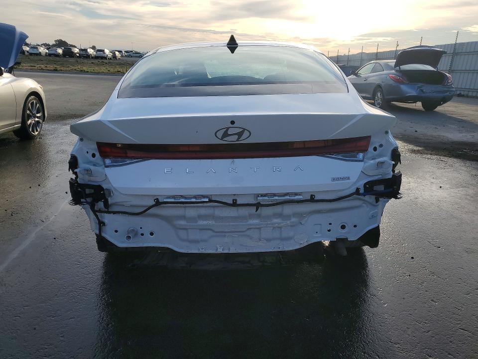 2026 Hyundai Elantra Hybrid მანქანა იყიდება აუქციონზე, vin: KMHLM4DJ2TU205629, აუქციონის ნომერი: 71635456