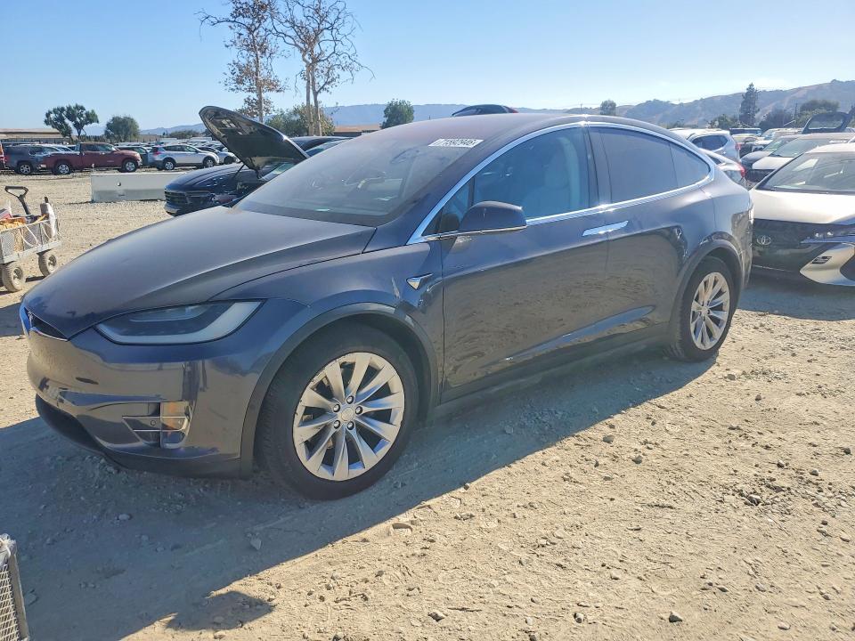 Продаж на аукціоні авто 2018 Tesla Model X, vin: 5YJXCAE21JF093846, номер лоту: 71592946