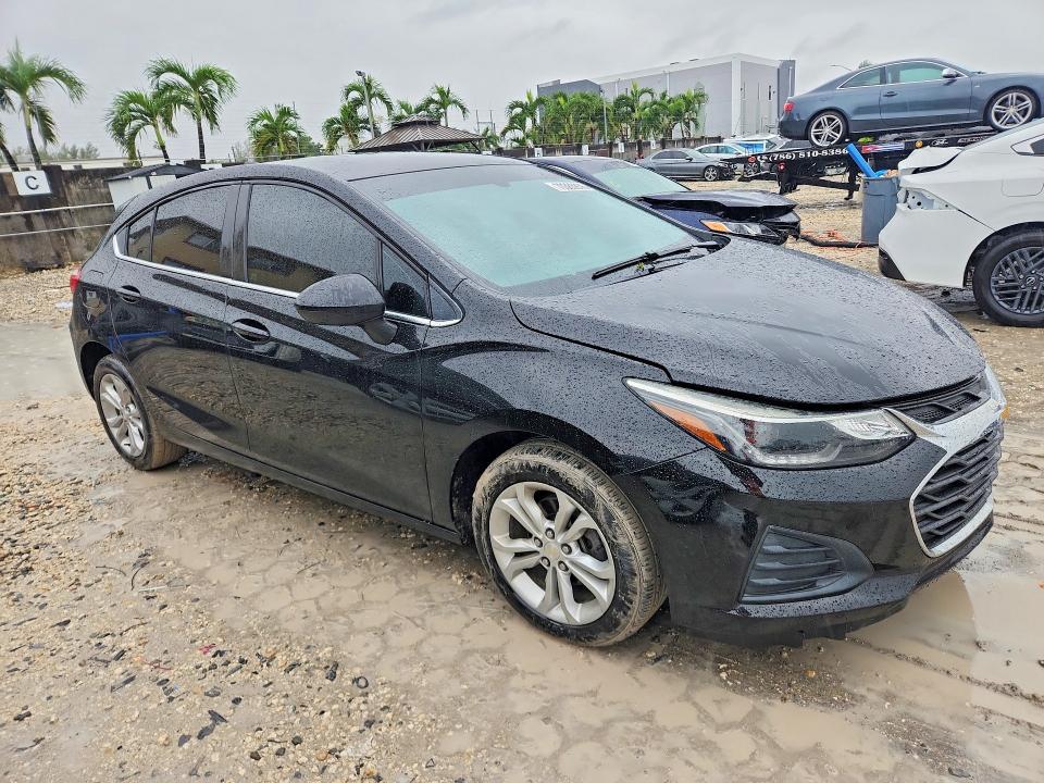 70385976 :رقم المزاد ، 3G1BE6SM0KS542104 vin ، 2019 Chevrolet Cruze مزاد بيع