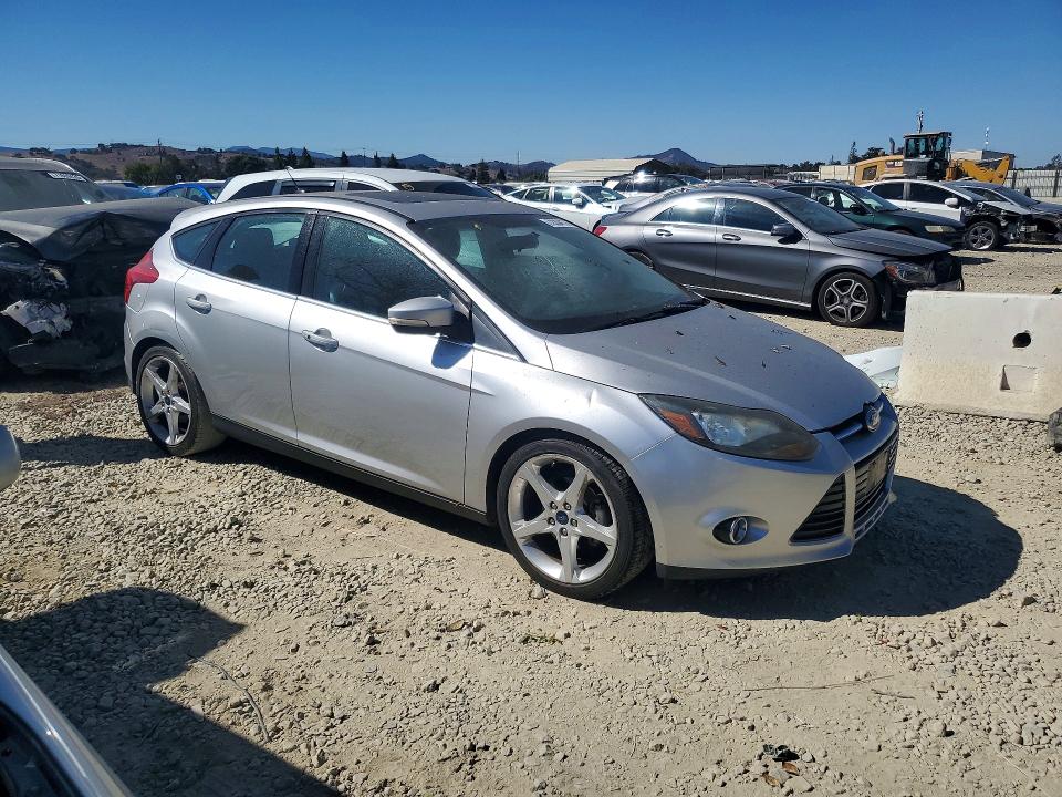2013 Ford Focus მანქანა იყიდება აუქციონზე, vin: 1FADP3N2XDL370343, აუქციონის ნომერი: 72204176