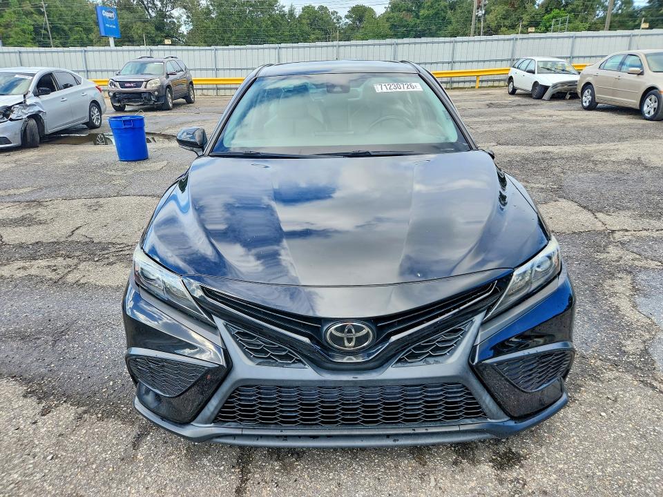 71230726 :رقم المزاد ، 4T1G11AKXNU661600 vin ، 2022 Toyota Camry مزاد بيع