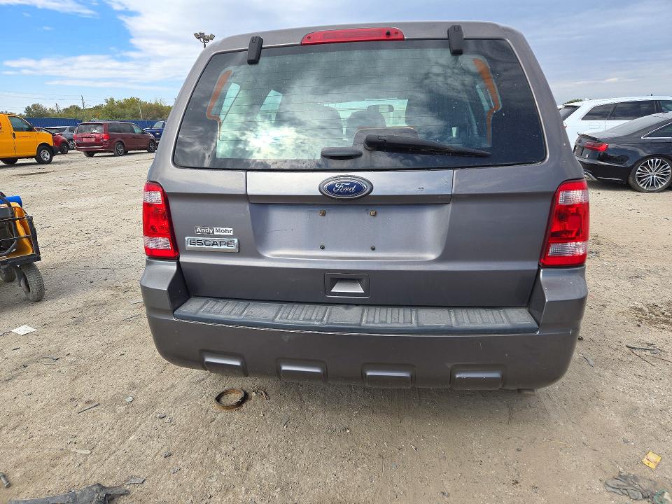2012 Ford Escape მანქანა იყიდება აუქციონზე, vin: 1FMCU0C78CKC15687, აუქციონის ნომერი: 72244536