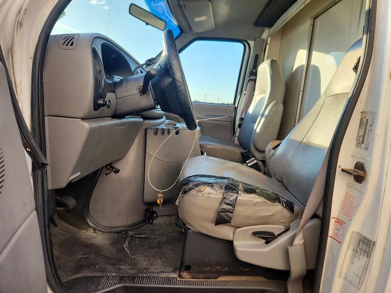 70629496 :رقم المزاد ، 1FDWE35L51HA24437 vin ، 2001 Ford E350 مزاد بيع