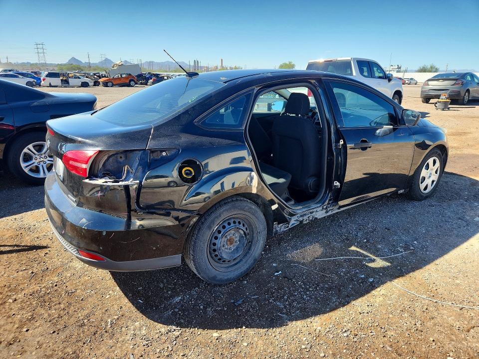 71682756 :رقم المزاد ، 1FADP3E27GL360440 vin ، 2016 Ford Focus مزاد بيع