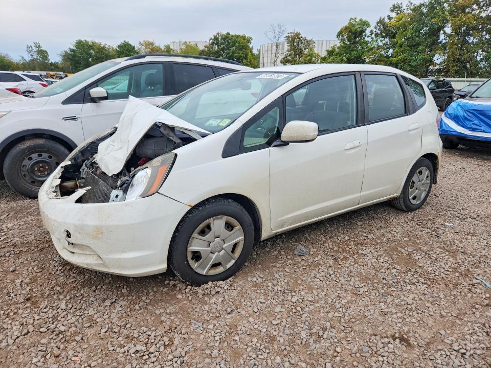 71151796 :رقم المزاد ، JHMGE8H35DC069153 vin ، 2013 Honda Fit مزاد بيع