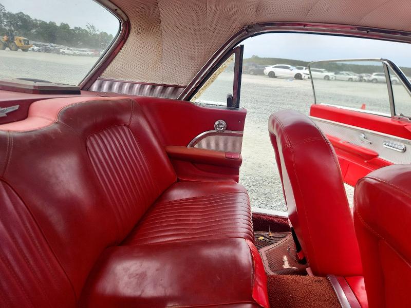 72665606 :رقم المزاد ، 2Y83Z111188 vin ، 1962 Ford Thundrbird مزاد بيع