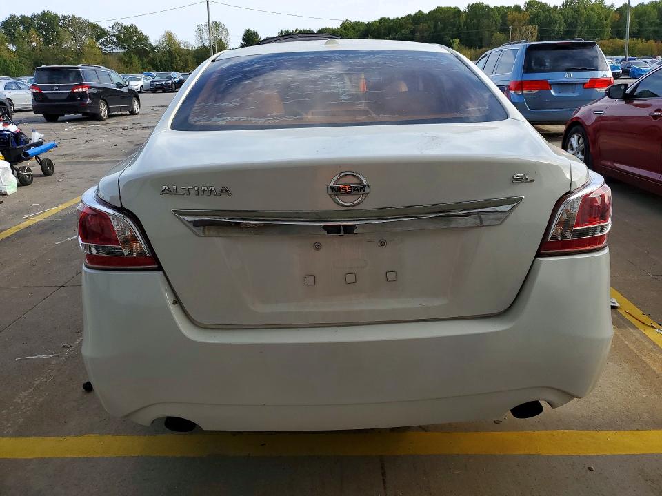 2015 Nissan Altima მანქანა იყიდება აუქციონზე, vin: 1N4AL3AP6FN350520, აუქციონის ნომერი: 72220046