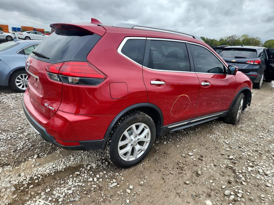 2017 Nissan Rogue მანქანა იყიდება აუქციონზე, vin: 5N1AT2MVXHC810335, აუქციონის ნომერი: 71395806