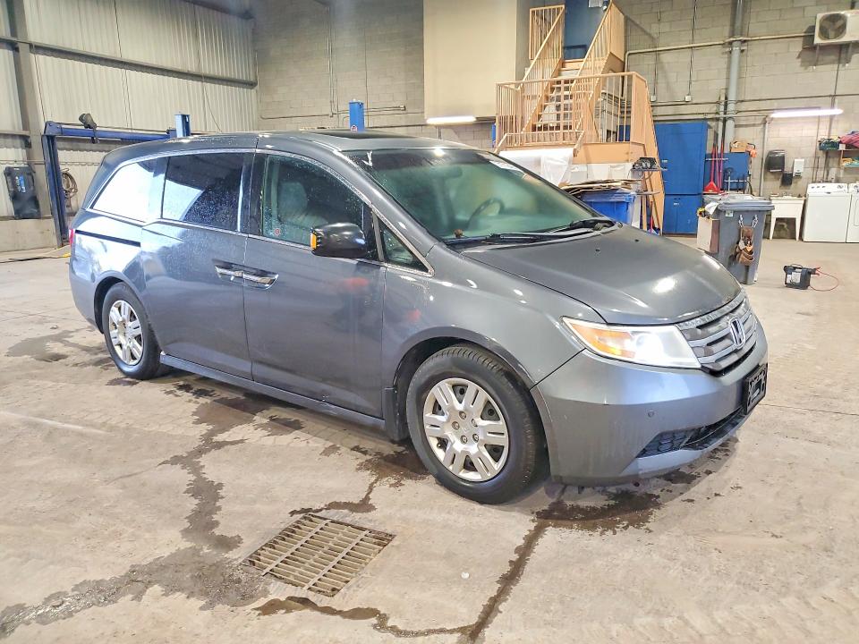71712426 :رقم المزاد ، 5FNRL5H92BB507730 vin ، 2011 Honda Odyssey مزاد بيع