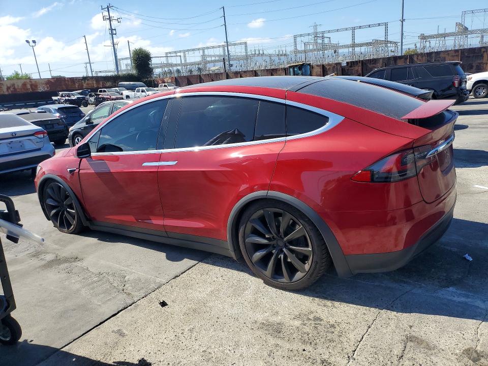 Продажа на аукционе авто 2019 Tesla Model X, vin: 5YJXCDE21KF211820, номер лота: 73739166