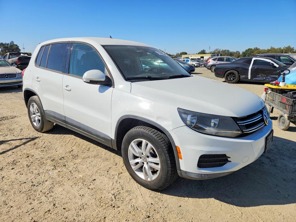 Продажа на аукционе авто 2016 Volkswagen Tiguan, vin: WVGAV7AX2GW524912, номер лота: 70930366
