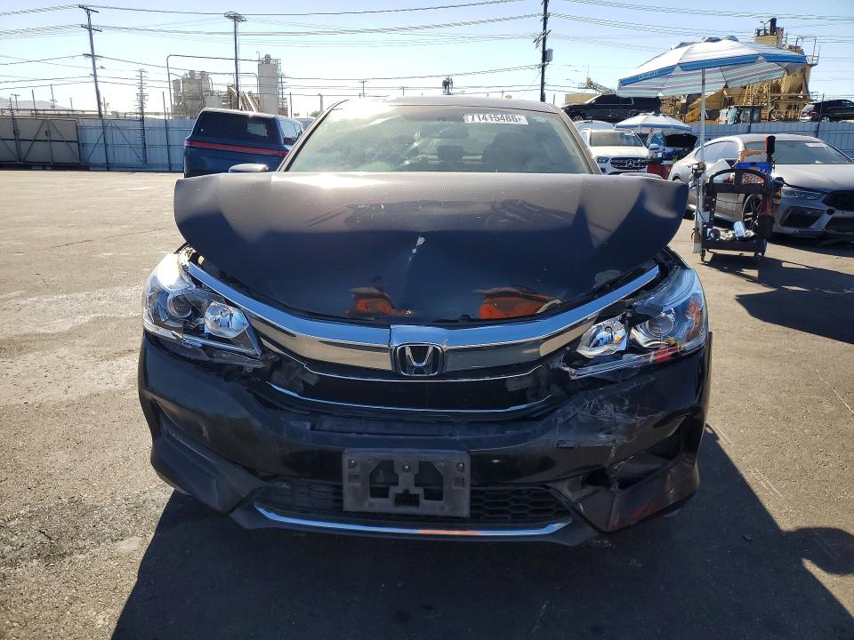 Продажа на аукционе авто 2017 Honda Accord, vin: 1HGCR2F7XHA216495, номер лота: 71415486