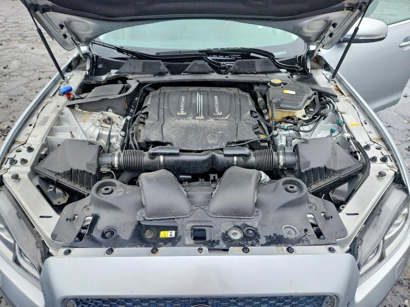 70826636 :رقم المزاد ، SAJWA1C71H8W11014 vin ، 2017 Jaguar Xj مزاد بيع