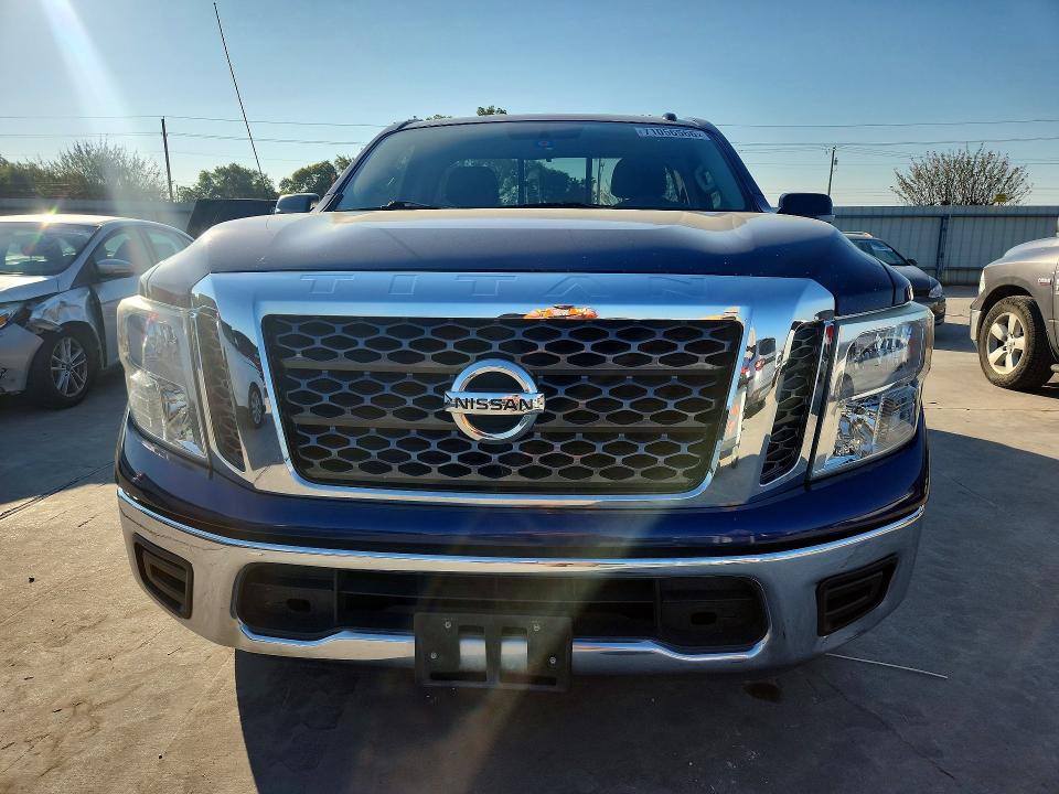 71056566 :رقم المزاد ، 1N6AA1R7XHN526980 vin ، 2017 Nissan Titan مزاد بيع