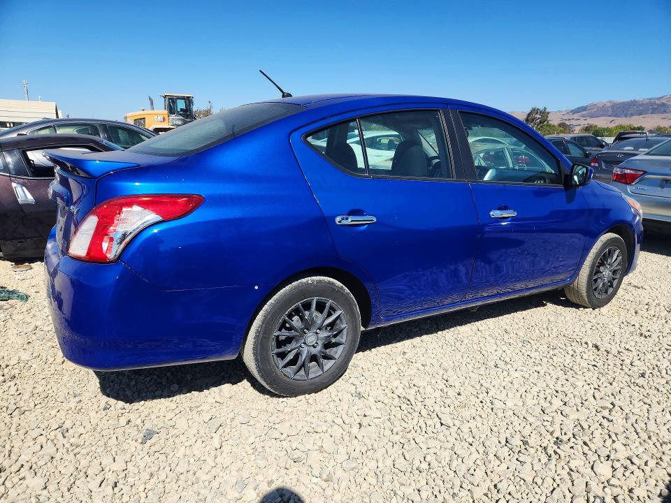 72183526 :رقم المزاد ، 3N1CN7APXFL818062 vin ، 2015 Nissan Versa مزاد بيع