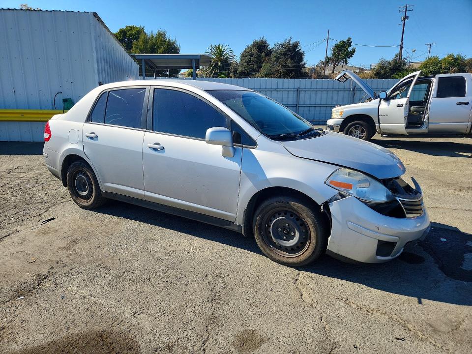 71427986 :رقم المزاد ، 3N1BC1AP7BL470374 vin ، 2011 Nissan Versa مزاد بيع