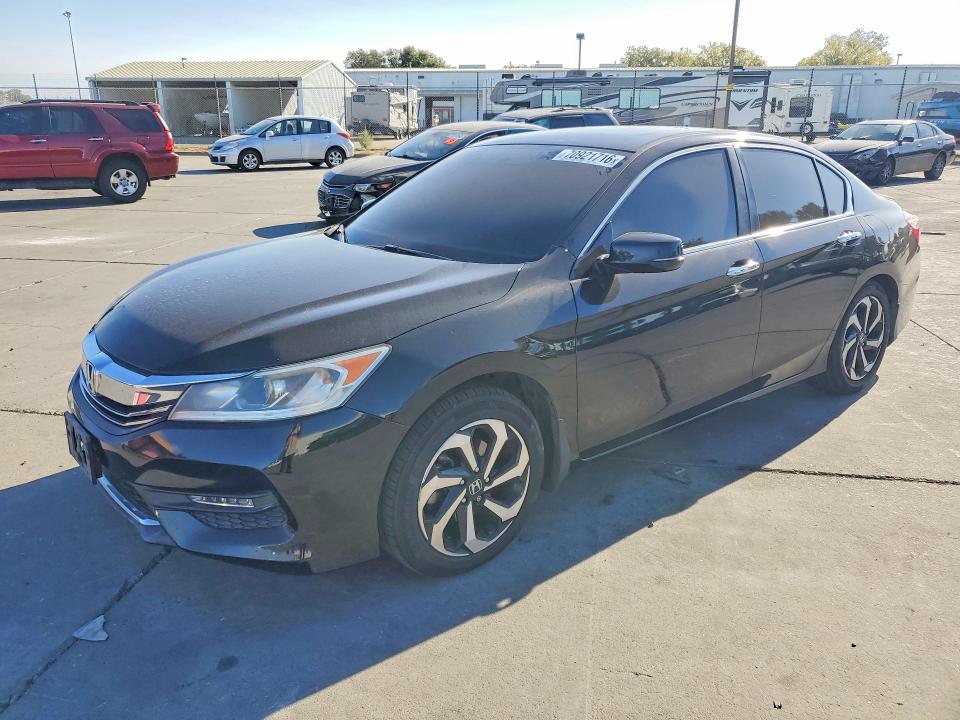 2017 Honda Accord მანქანა იყიდება აუქციონზე, vin: 1HGCR2F7XHA237329, აუქციონის ნომერი: 70921716