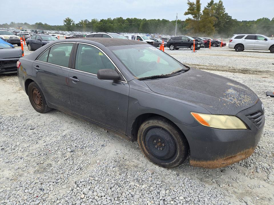 72450456 :رقم المزاد ، 4T1BE46KX7U530677 vin ، 2007 Toyota Camry مزاد بيع