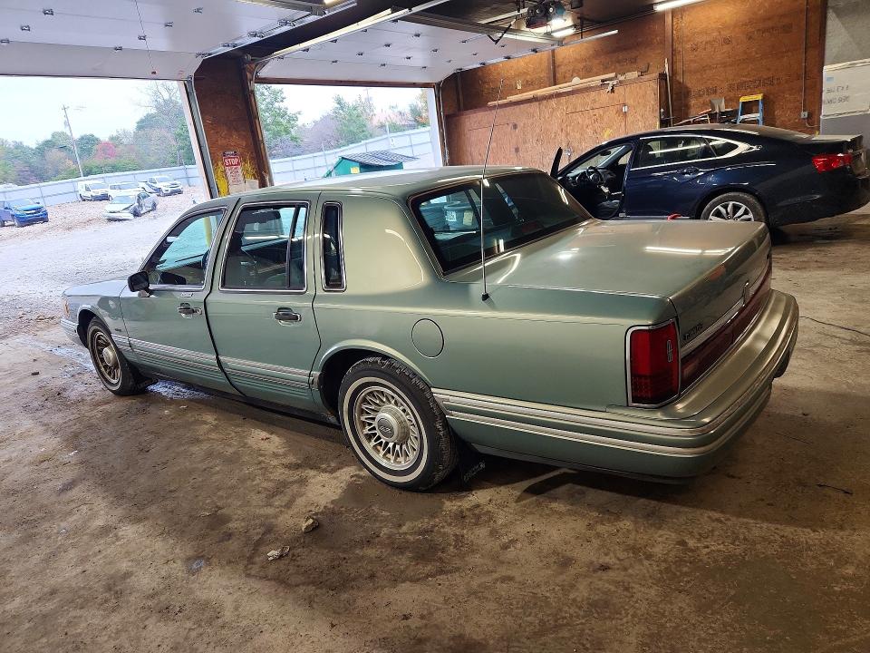 71189626 :رقم المزاد ، 1LNLM82W1RY647390 vin ، 1994 Lincoln Town Car مزاد بيع
