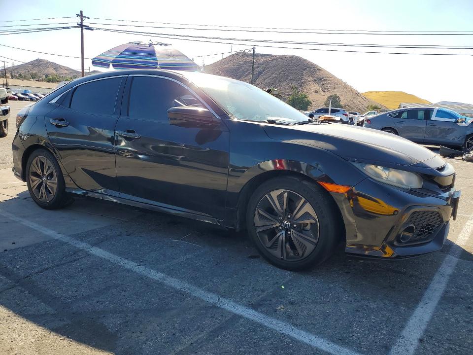 2018 Honda Civic მანქანა იყიდება აუქციონზე, vin: SHHFK7H56JU416892, აუქციონის ნომერი: 72017786
